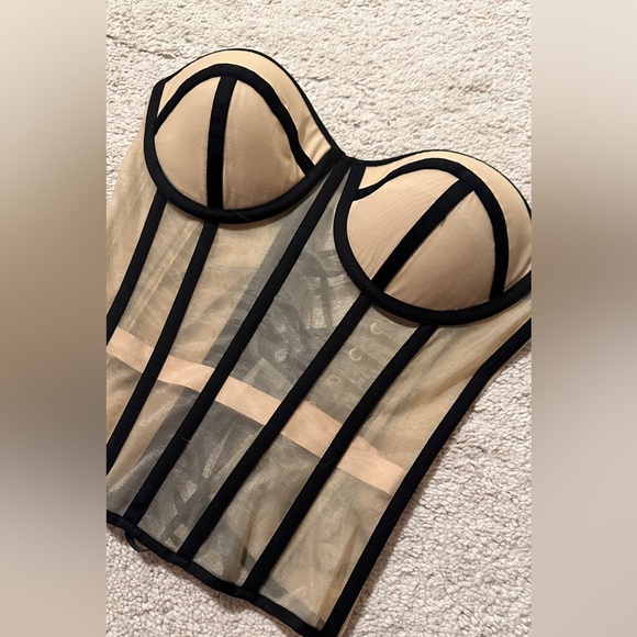 Corset Top: pushups bra - Picture 5 of 8